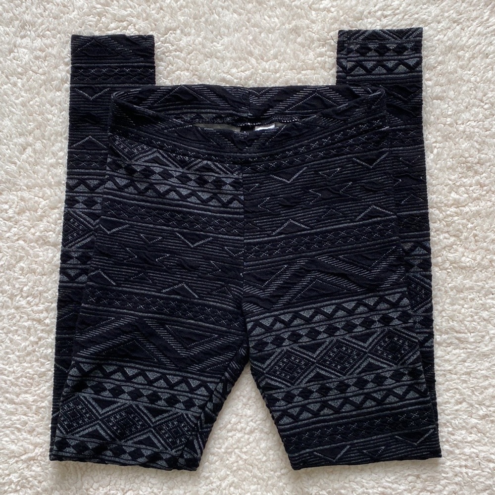 H&M Divided Aztec Print Leggings